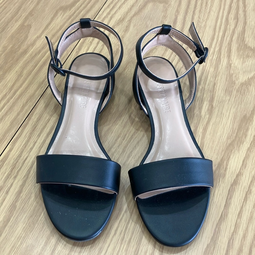 Black strappy sandals size 8.5